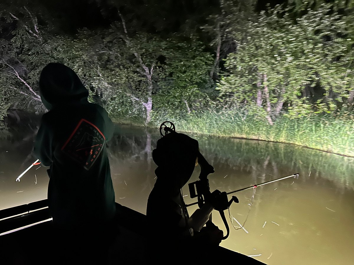 Redbeard Bowfishing in Wisconsin Dells combines fishing and hunting  experience