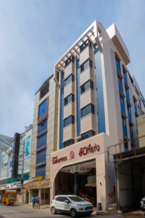 Hotel Grand Sabarees in Madurai