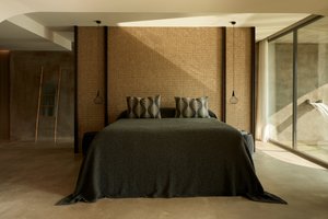 Room & Suite