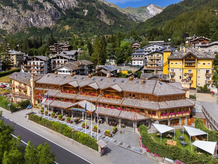 IH HOTELS COURMAYEUR MONT BLANC - UPDATED 2023 Hotel Reviews & Price ...