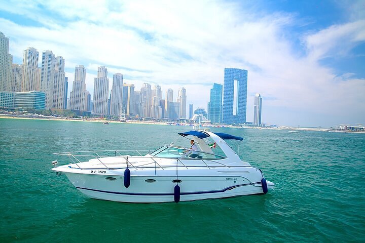 kings and queens yachts dubai