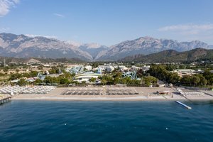 Pool & Beach