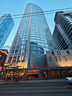 3 Tips for Shopping at The CF Eaton Centre - Pantages Hotel