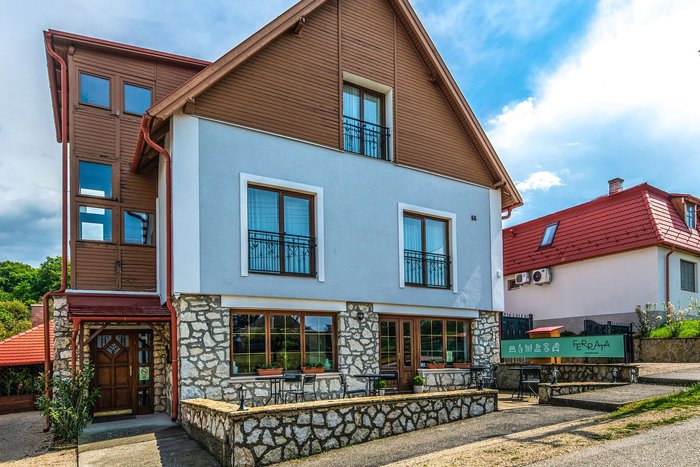 FERRATA VENDÉGHÁZ - Prices & Condominium Reviews (Csesznek, Hungary)