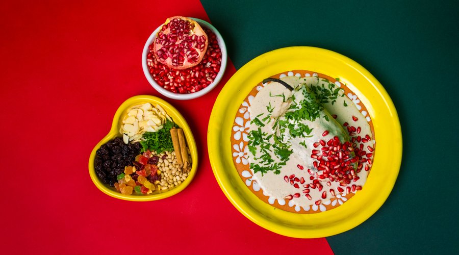 🇲🇽1. CHILE TRADICIONAL 🇲🇽 relleno de 250g. de carne de res y cerdo, manzana, durazno, pera, almendra, piñón, plátano macho, fruta cristalizada, pasas, nuez de castilla, condimentos, cebolla, ajo.    🇲🇽2. CHILE JABALÍ EXTRAVAGANTE 🐗 relleno de 250g de carne de jabalí, manzana, durazno, pera, almendra, piñón, plátano macho, fruta cristalizada, pasas, nuez de castilla, condimentos, cebolla, ajo.    🇲🇽3. CHILE VEGANO 💚 relleno de 250g picadillo de quinoa/soya con manzana, durazno, pera, al