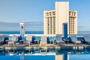 Pool & Beach