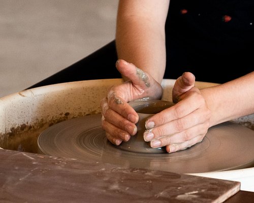 Journée initiation au tournage - Espace Elément-Terre - poterie - céramique  - stages - ateliers