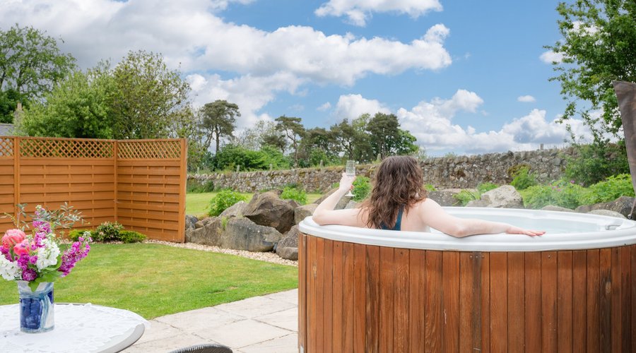 Priory lodge with hot tub 