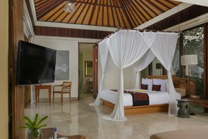 Room & Suite