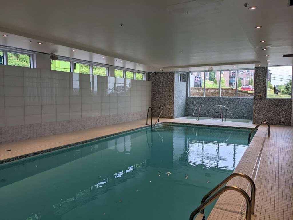 OTL Governor Sherbrooke Pool: Pictures & Reviews - Tripadvisor