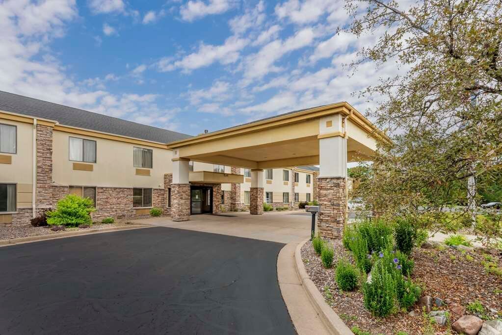 COMFORT INN & SUITES BLACK RIVER FALLS I-94 - Updated 2024 Prices ...