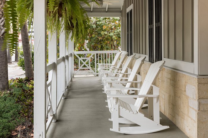 multipurpose seating area near coffee station - Picture of The Riverview  Hotel & Spa, New Smyrna Beach - Tripadvisor