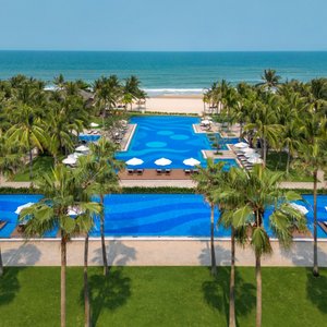 Infinity Pool - Tropical Garden