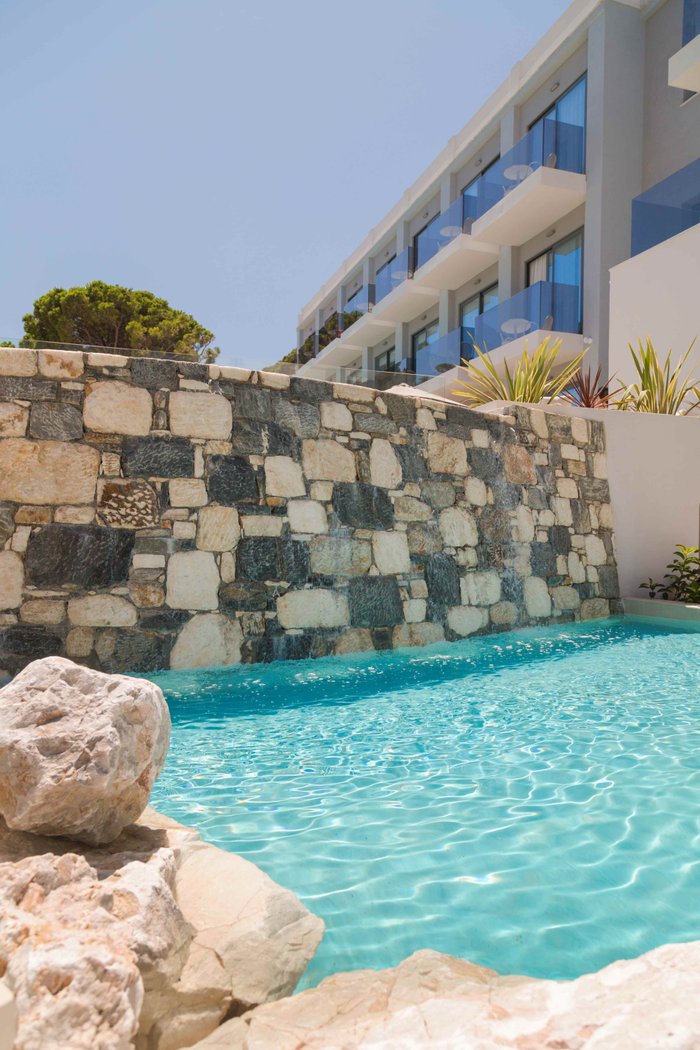 Best Price on Paradise Hotel in Samos Island + Reviews!