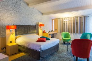 Room & Suite