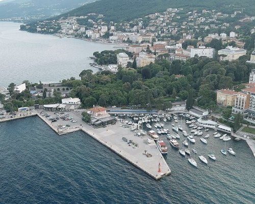 Kvarner Bay Tour with Opatija, Lovran and Local Specialties