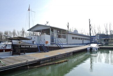 Das Schiff im Hafen