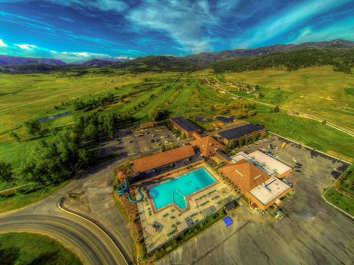 Rooms - Fairmont Hot Springs Resort