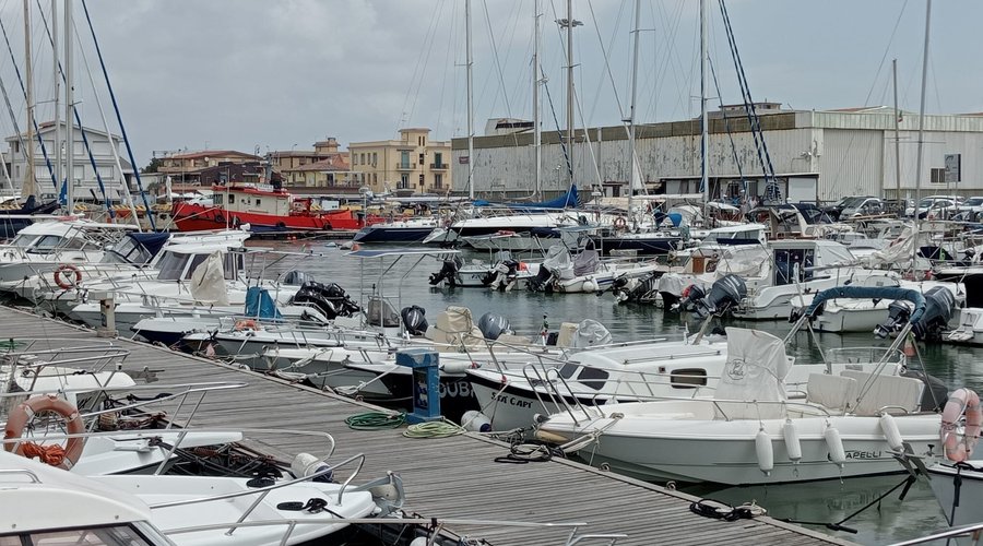 Darsena , porticciolo turistico