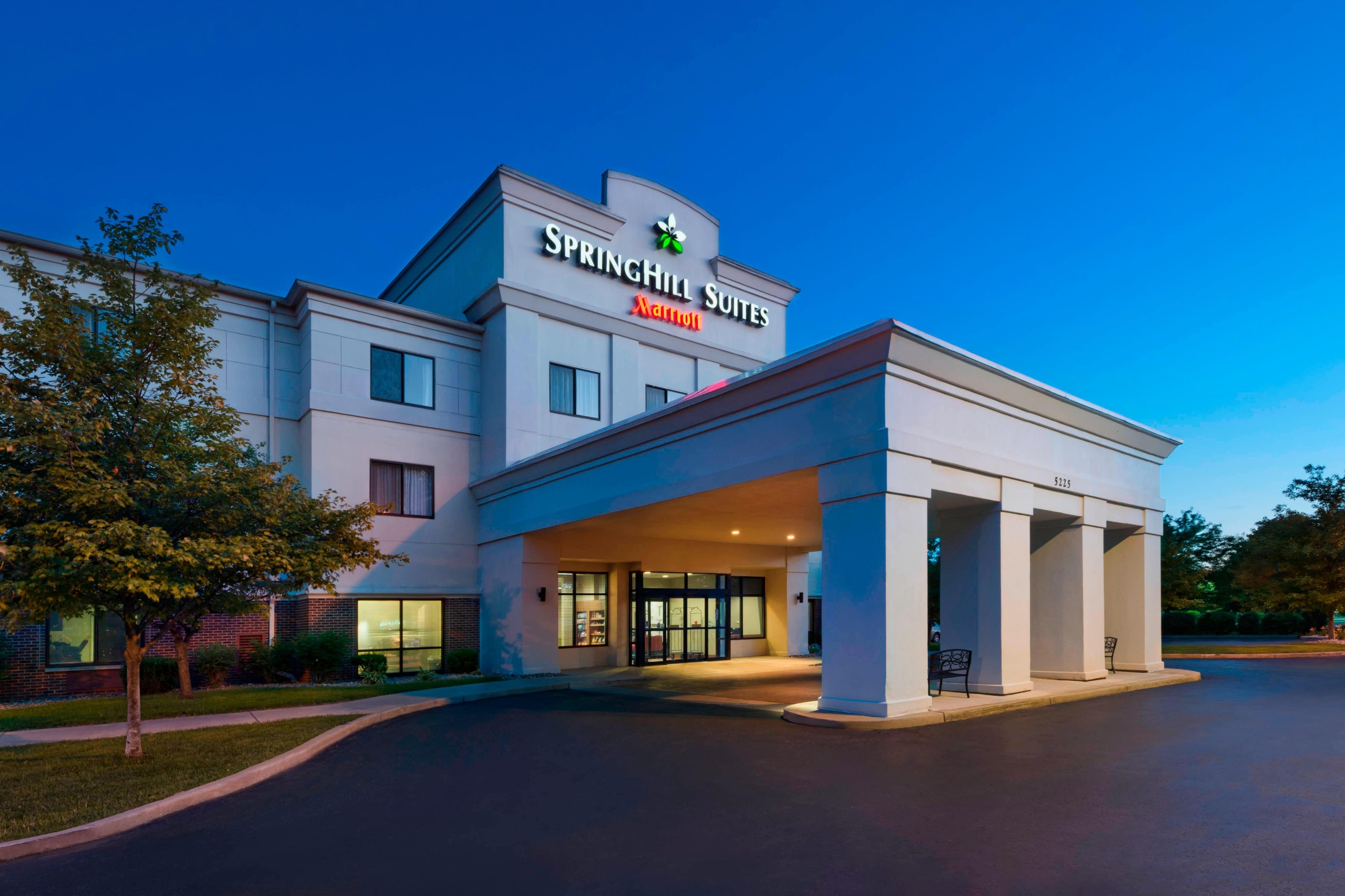 SPRINGHILL SUITES BY MARRIOTT MISHAWAKA-UNIVERSITY AREA $86 ($̶1̶0̶7̶ ...