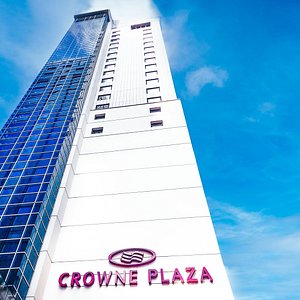 Crowne Plaza Hotel Exterior