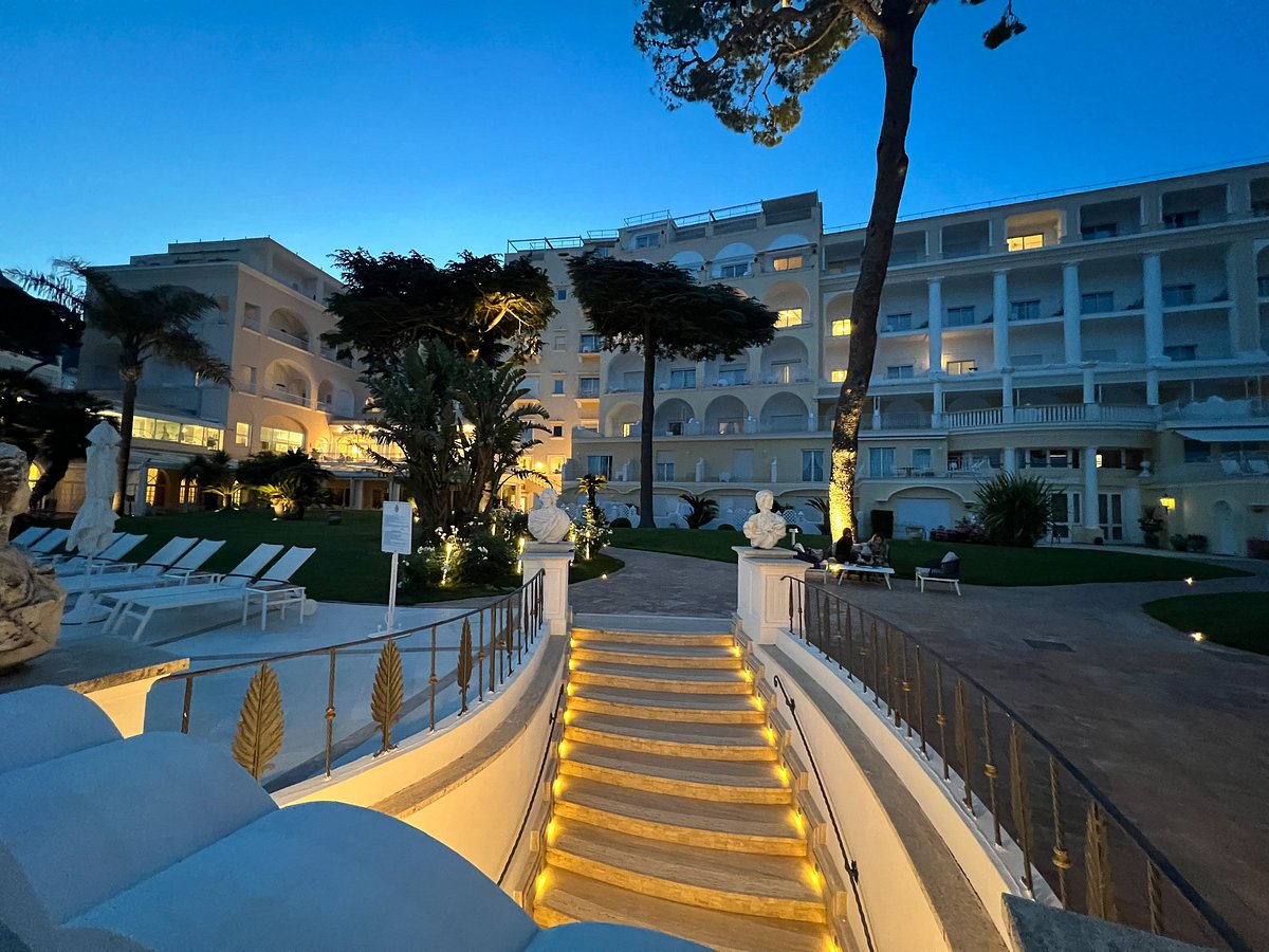 Book Grand Hotel Quisisana, with personal trainer service in Capri