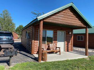 FRONTIER CABINS MOTEL - Updated 2023 Prices & Reviews (Wall, SD)