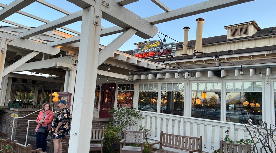 Lucille's Smokehouse BBQ