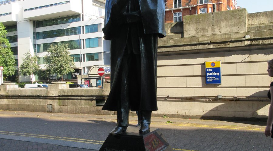 Sherlock Holmes Statue