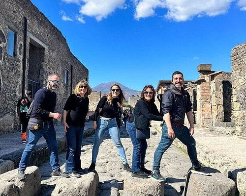 tour guides in naples italy