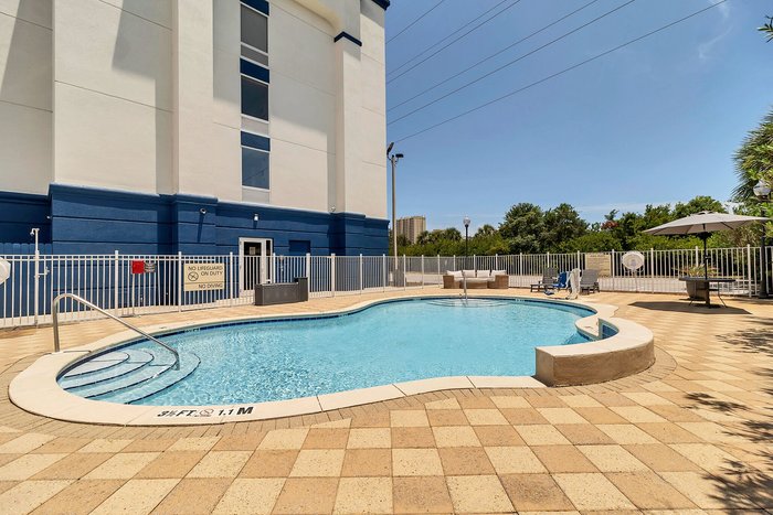 Evoke Destin Hotel Pool Pictures & Reviews - Tripadvisor