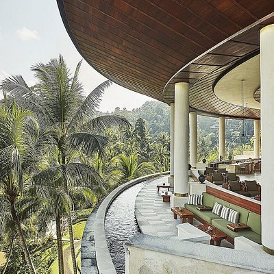 Vista del lobby al aire libre en el Four Seasons Resort Bali at Sayan