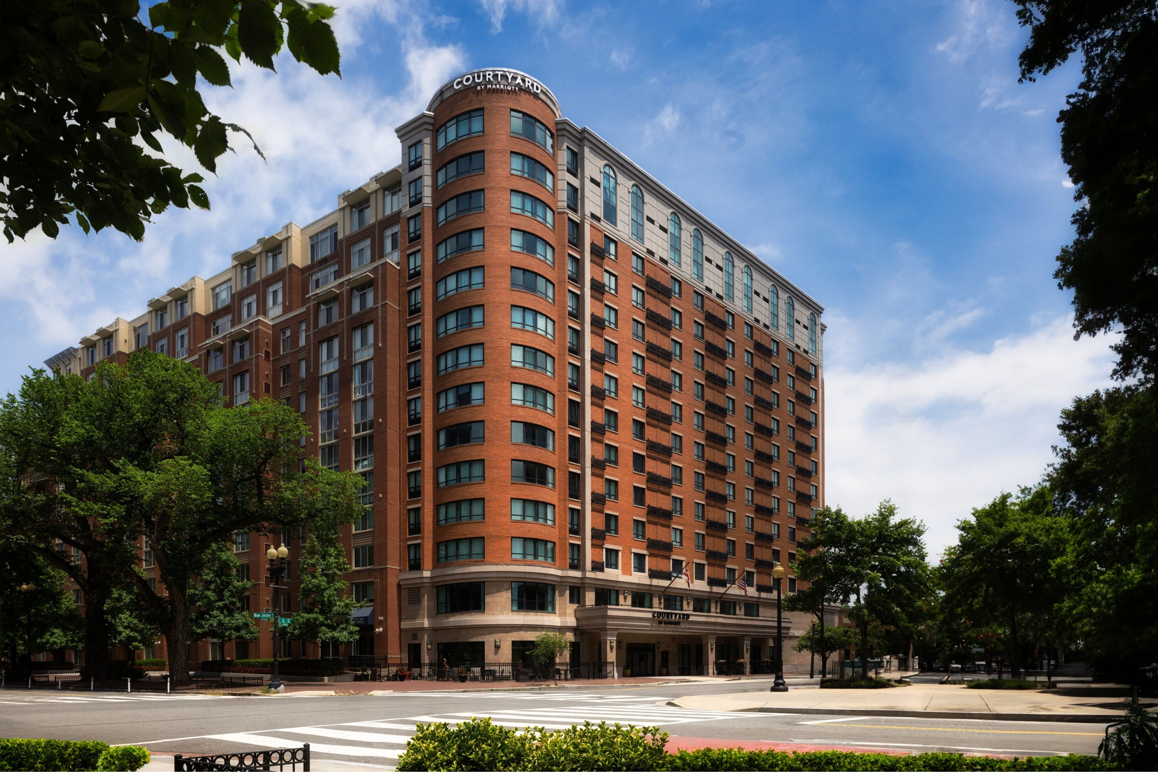 Courtyard By Marriott Washington Capitol Hill Navy Yard Tarifs 2024   Exterior 