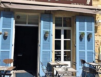 Façade avec la nouvelle enseigne