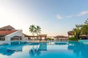 Piscina y playa