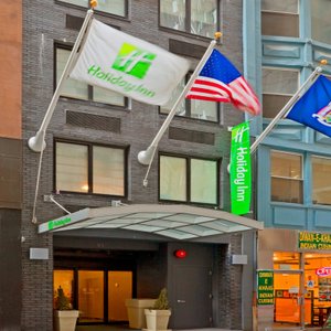 Stay with us to get easy access to Battery Park.