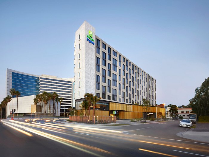 Review: Holiday Inn Express Sydney Airport (SYD) - One Mile at a Time