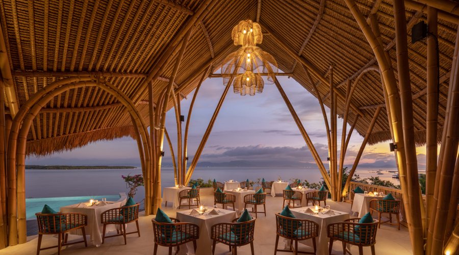All day dine in with ocean view. We served Balinese, Asian and Western fusion.