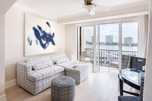 Room & Suite