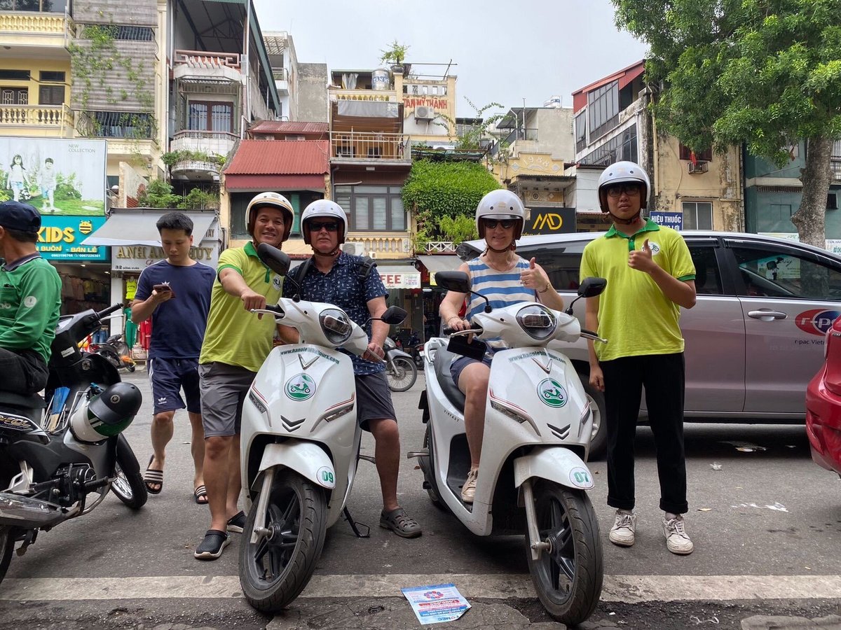 Hanoi Traffic Daunts Tourists - The New York Times