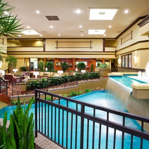 Enjoy and relax in the hotel lobby with free Wi-Fi.