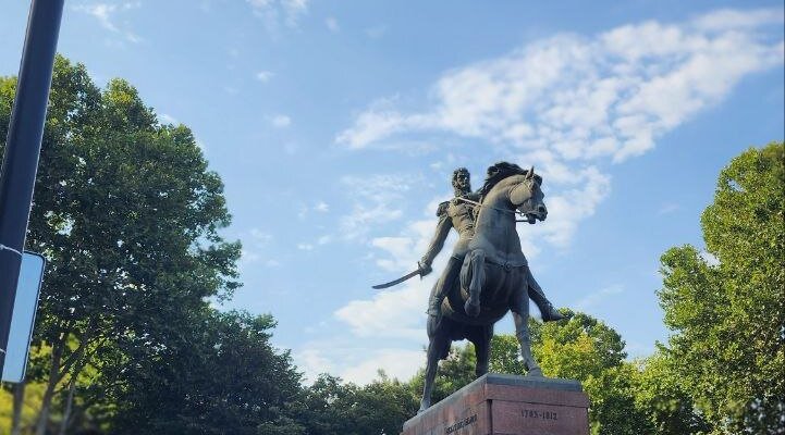 Памятник Петру Багратиону улица Горгасали, Тбилиси, Грузия