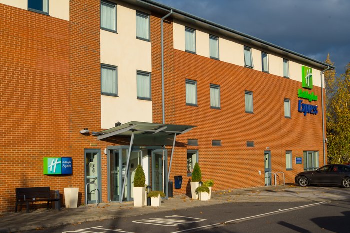 HOLIDAY INN EXPRESS BEDFORD, AN IHG HOTEL - Updated 2023