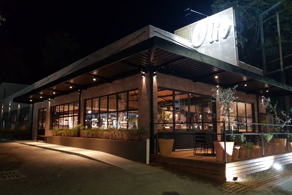 Maior rede de restaurantes de espetinhos do Brasil chega a Blumenau