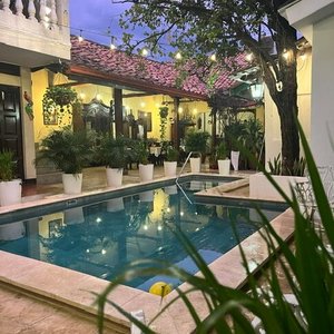 Leon Colonial 