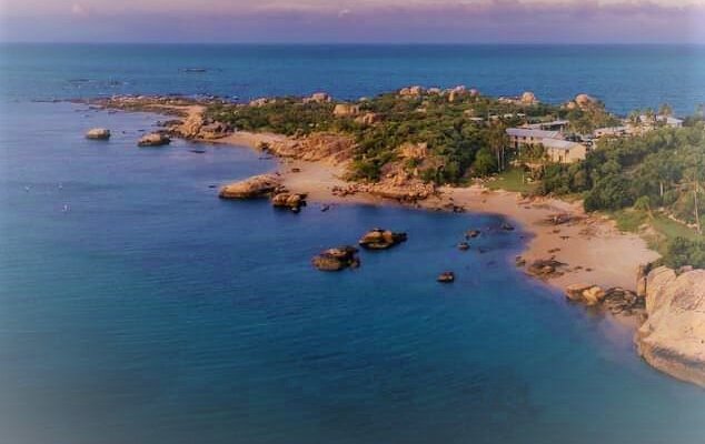 Location Location Location ! Direct beach access on both sides of the Resort 