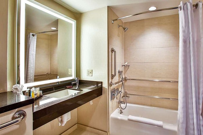 Louis vuitton lv black bathroom set hot 2023 luxury shower curtain