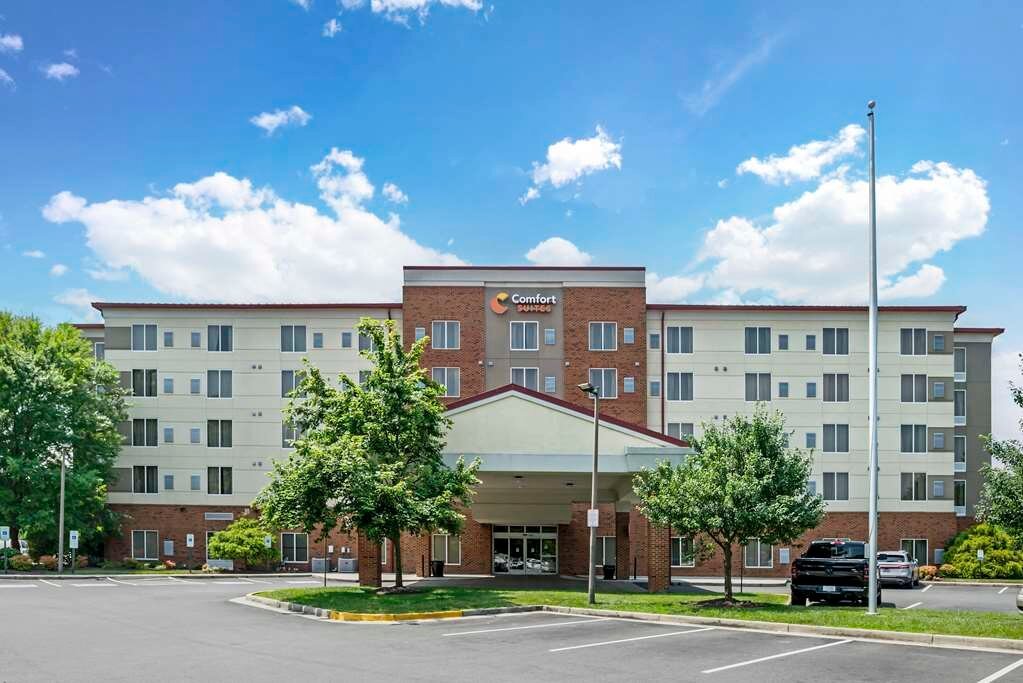 COMFORT SUITES AT VIRGINIA CENTER COMMONS - Updated 2024 Prices & Hotel ...