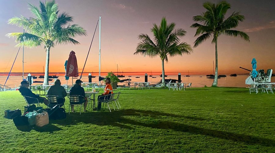 Little Ship Club | Waterfront Bistro & Bar | Dunwich, North Stradbroke

Absolute waterfront, gorgeous greens, amazing sunsets.
