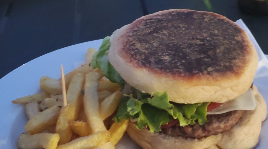 Hamburger LaPetisca is an incredible creative take on the traditional Hamburger. 